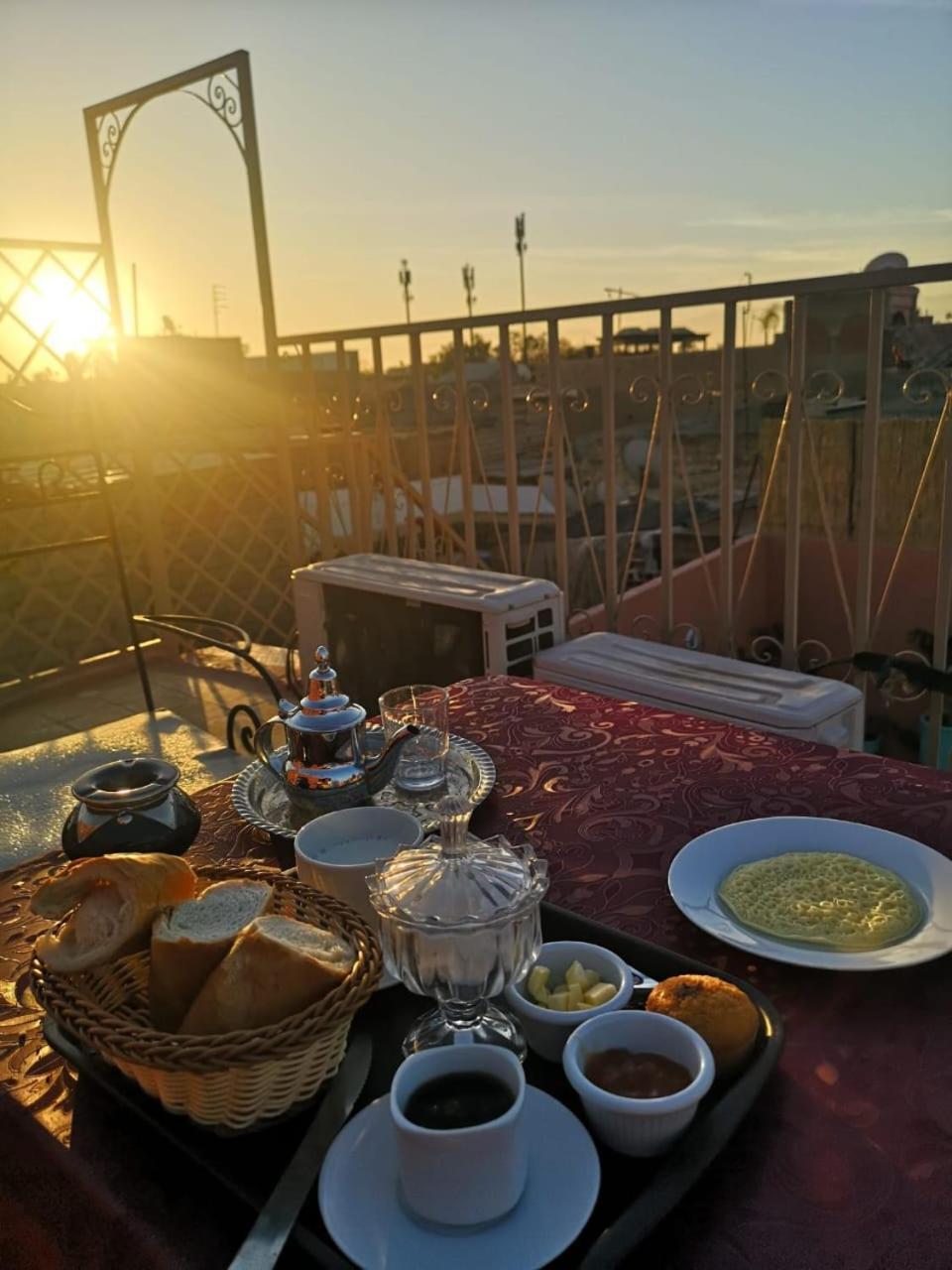 El Boussouni Hostel Marrakesh Bagian luar foto